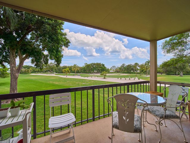 18369 SE Wood Haven Lane E, Jupiter, FL 33469
