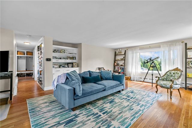 20 Borden Farm Road, Portsmouth, RI 02871