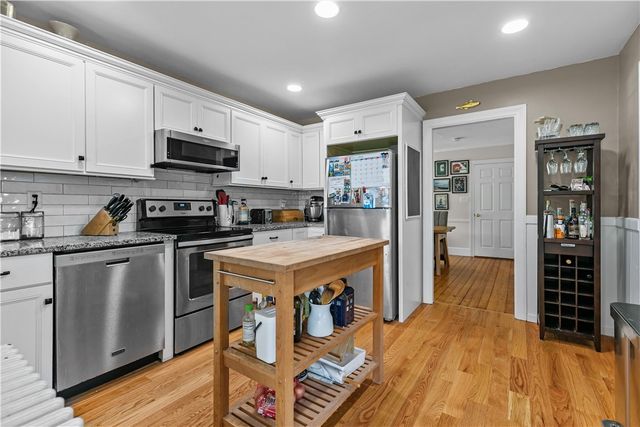 20 Borden Farm Road, Portsmouth, RI 02871