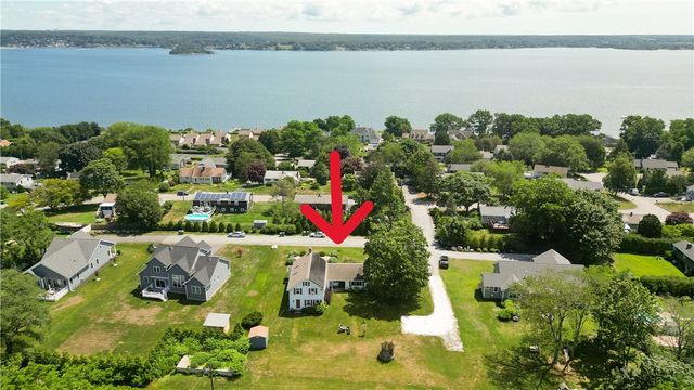 20 Borden Farm Road, Portsmouth, RI 02871