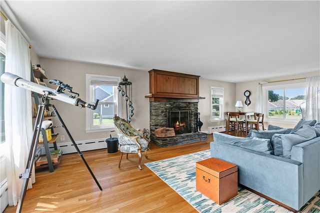 20 Borden Farm Road, Portsmouth, RI 02871