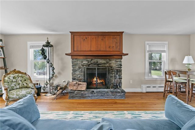 20 Borden Farm Road, Portsmouth, RI 02871