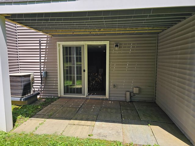 801 Long Hill Road APT C, Middletown, CT 06457