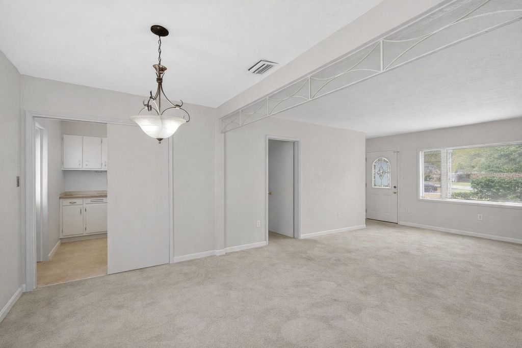 Image 14 of property listing at 821 WINTHROP PLACE, Orlando, FL 32803