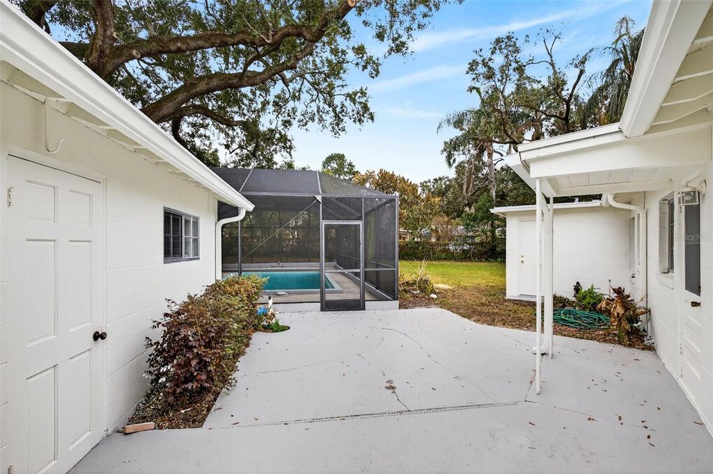 Image 16 of property listing at 821 WINTHROP PLACE, Orlando, FL 32803