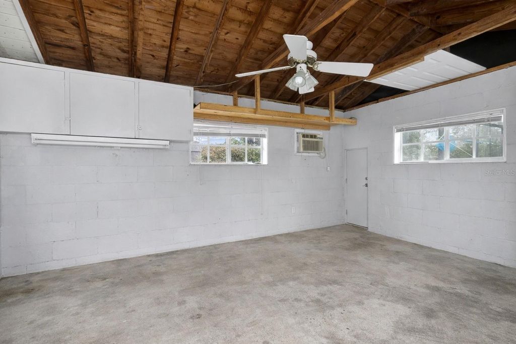 Image 18 of property listing at 821 WINTHROP PLACE, Orlando, FL 32803