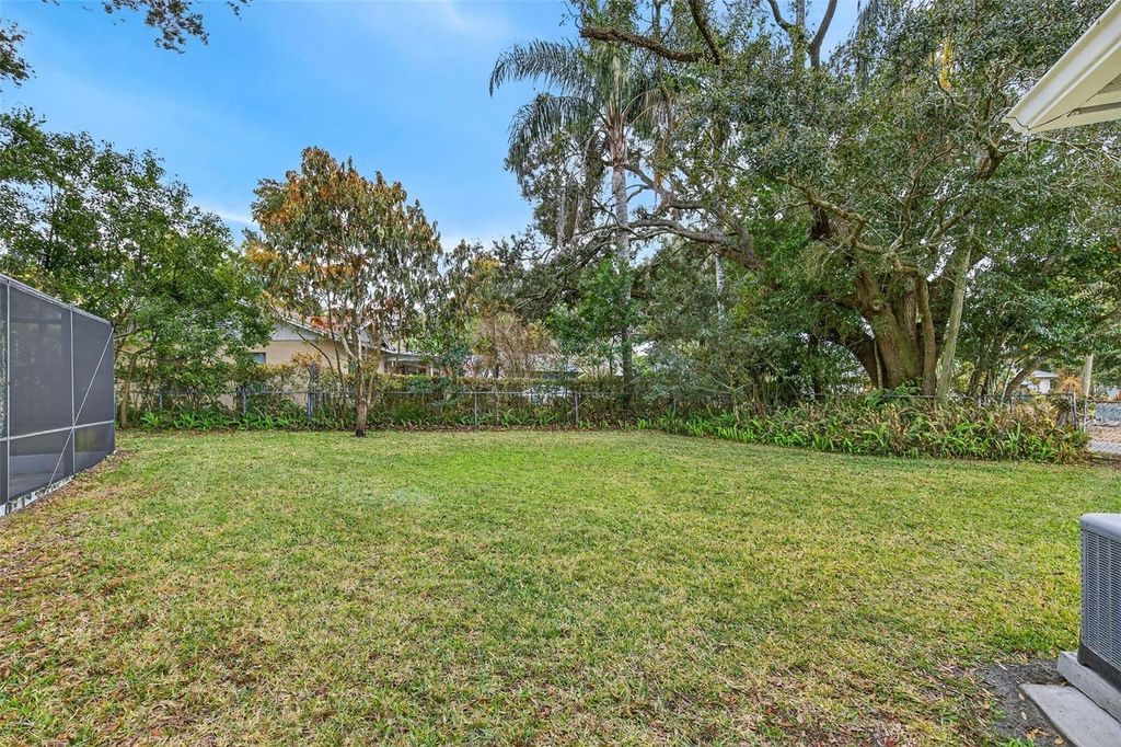 Image 20 of property listing at 821 WINTHROP PLACE, Orlando, FL 32803