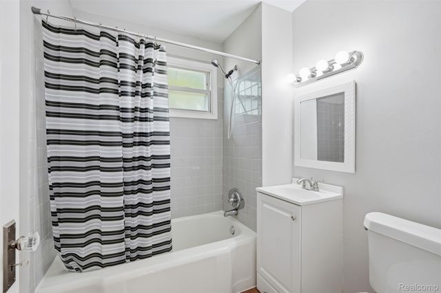 15334 Evergreen Avenue, Eastpointe, MI 48021