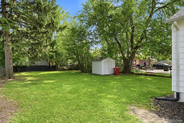 15334 Evergreen Avenue, Eastpointe, MI 48021