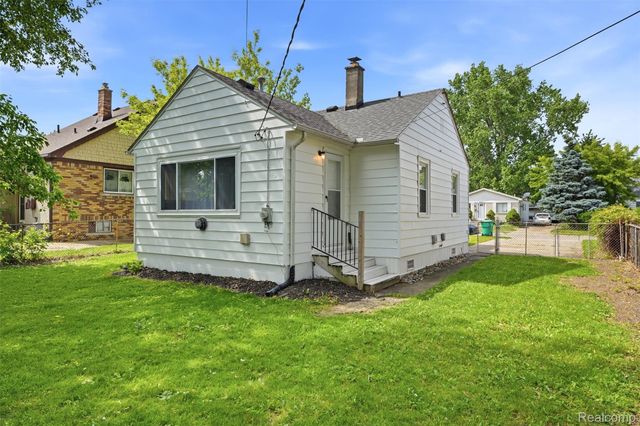 15334 Evergreen Avenue, Eastpointe, MI 48021