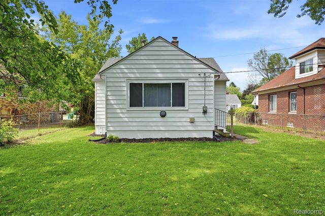 15334 Evergreen Avenue, Eastpointe, MI 48021