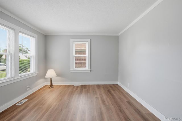 15334 Evergreen Avenue, Eastpointe, MI 48021