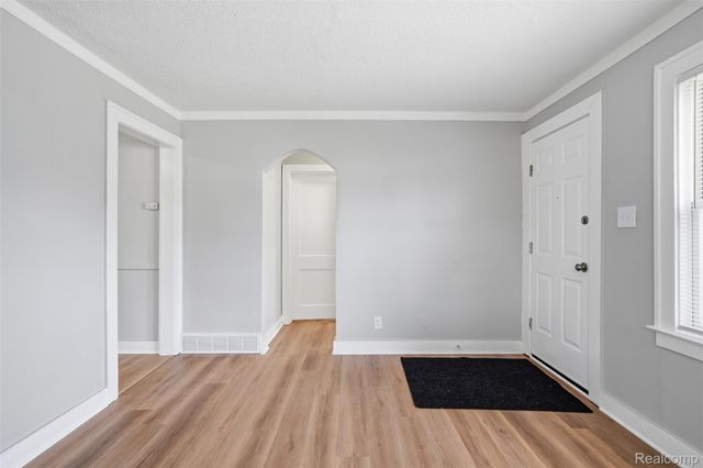15334 Evergreen Avenue, Eastpointe, MI 48021