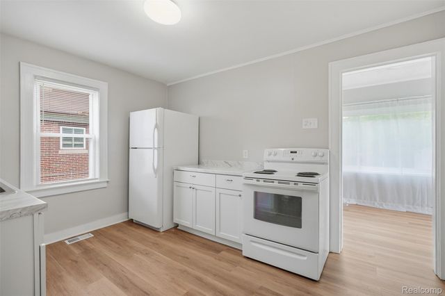 15334 Evergreen Avenue, Eastpointe, MI 48021