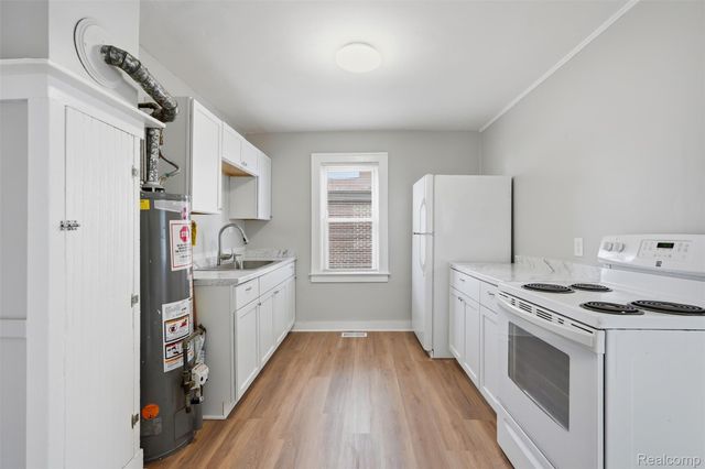15334 Evergreen Avenue, Eastpointe, MI 48021
