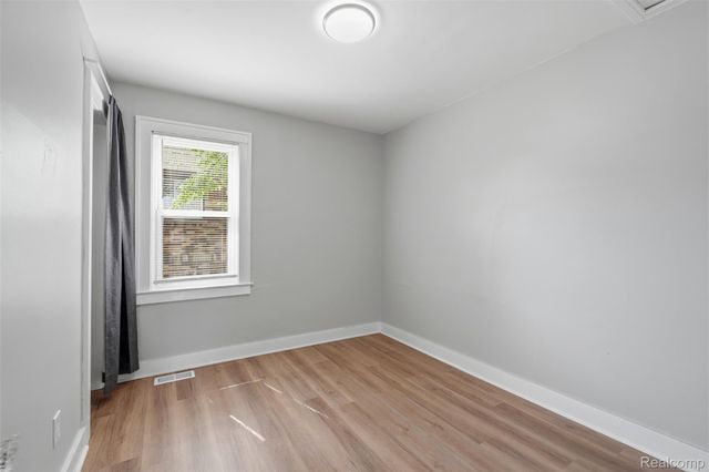15334 Evergreen Avenue, Eastpointe, MI 48021