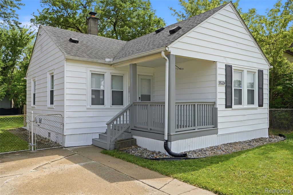 15334 Evergreen Avenue, Eastpointe, MI 48021