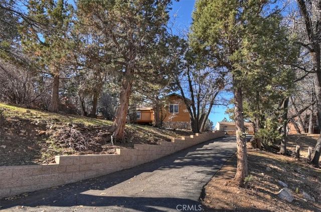 687 Villa Grove, Big Bear City, CA 92314