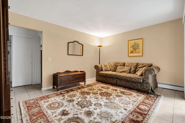 165 Old Post Road, Edison, NJ 08817