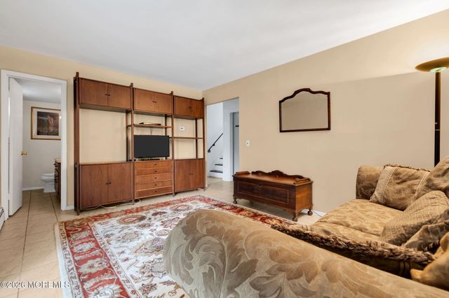 165 Old Post Road, Edison, NJ 08817