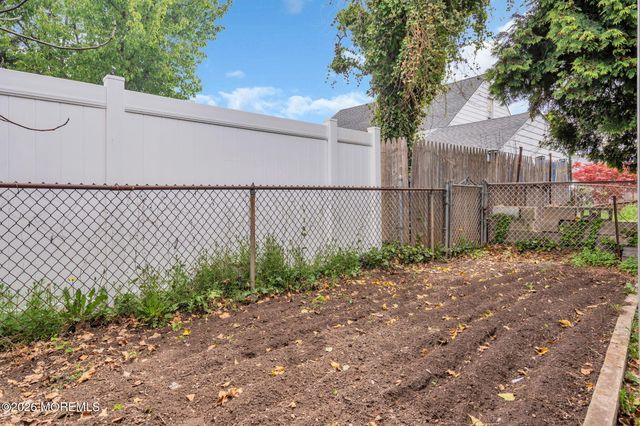 165 Old Post Road, Edison, NJ 08817
