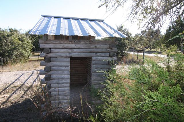 2030 Spring Valley DR, Dripping Springs, TX 78620