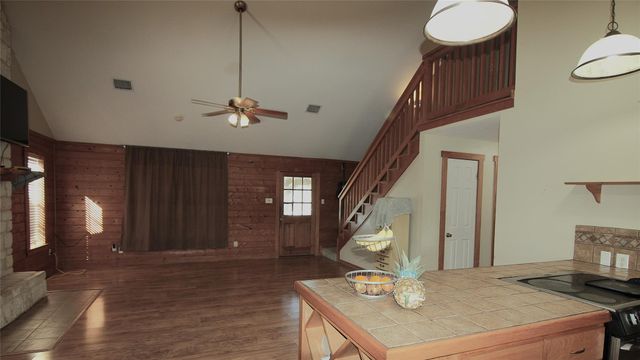 2030 Spring Valley DR, Dripping Springs, TX 78620
