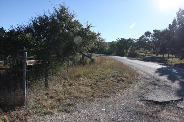 2030 Spring Valley DR, Dripping Springs, TX 78620