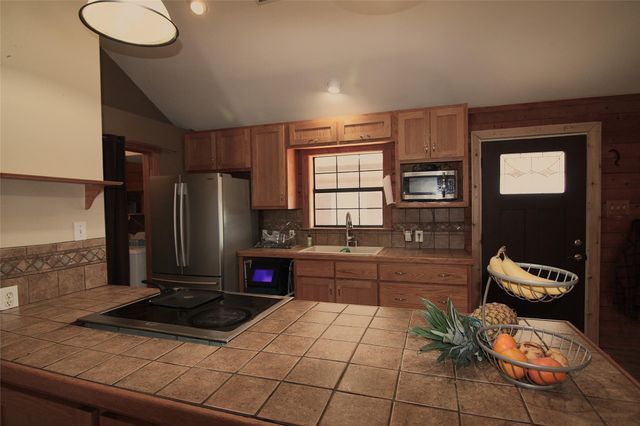 2030 Spring Valley DR, Dripping Springs, TX 78620