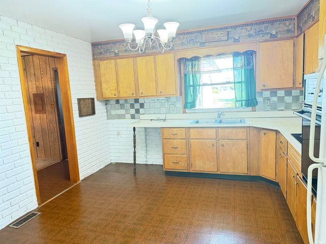 505 Albert Street, Valparaiso, IN 46383