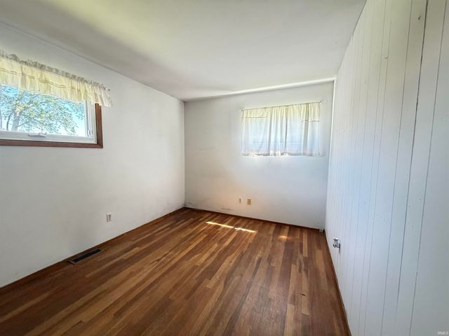 505 Albert Street, Valparaiso, IN 46383
