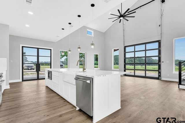 3255 VZ County Road 2120, Canton, TX 75103