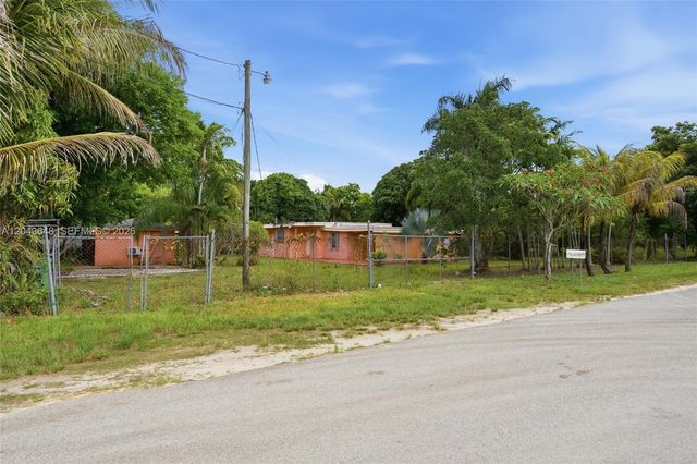 15401 SW 240th St, Homestead, FL 33032