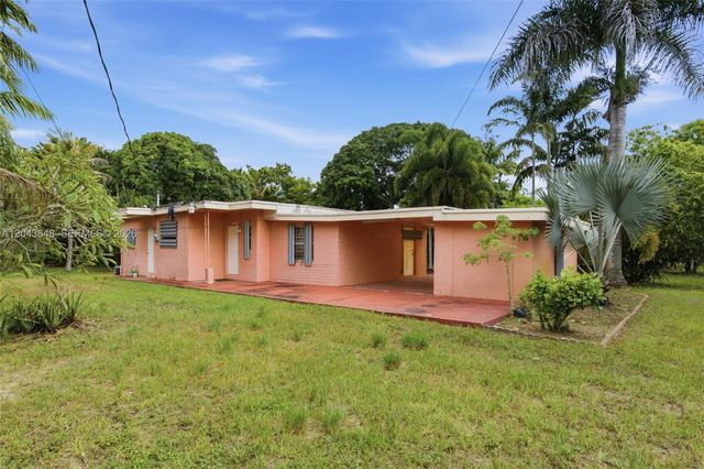 15401 SW 240th St, Homestead, FL 33032