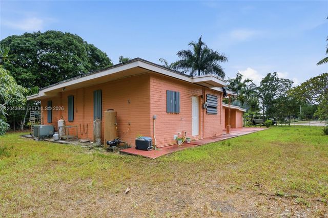15401 SW 240th St, Homestead, FL 33032