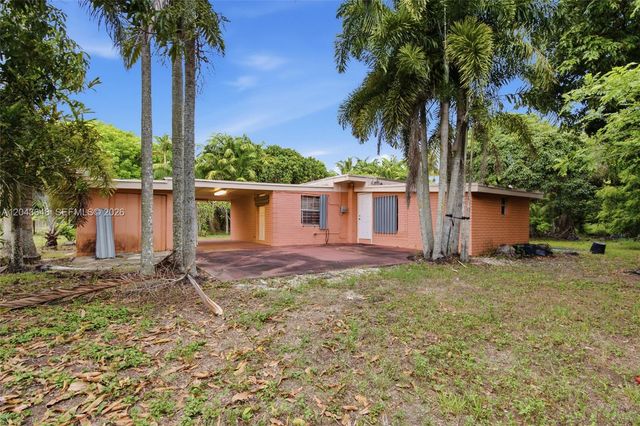 15401 SW 240th St, Homestead, FL 33032