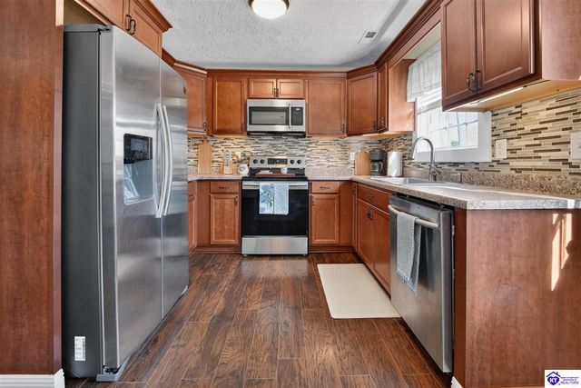 99 W Donna Reed Boulevard, Cecilia, KY 42724