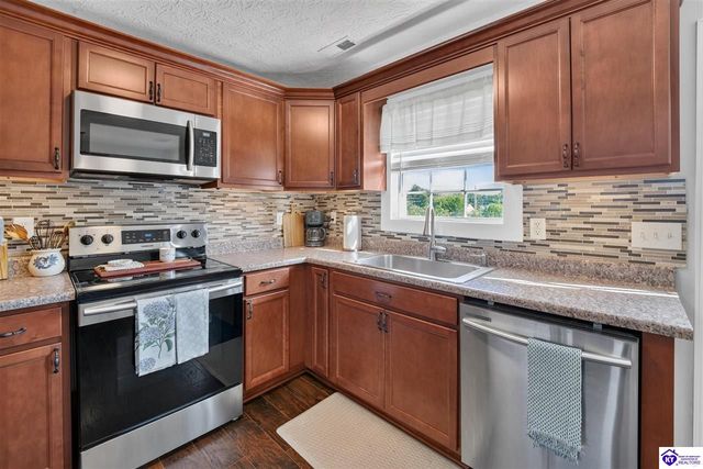 99 W Donna Reed Boulevard, Cecilia, KY 42724