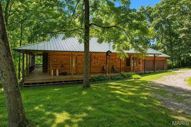 2601 Staunton Road, Troy, IL 62294