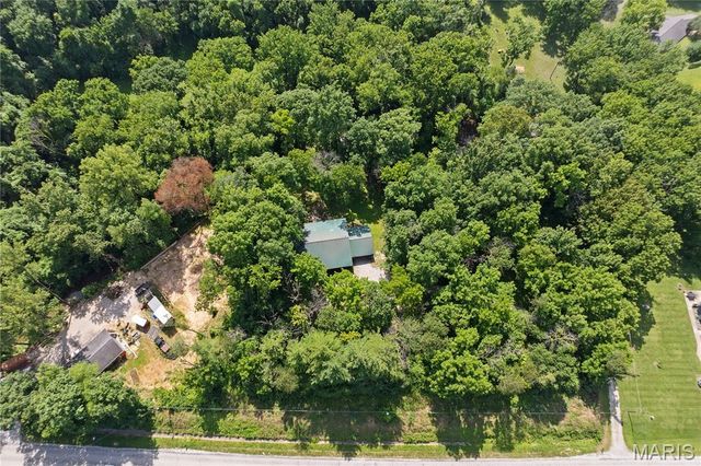 2601 Staunton Road, Troy, IL 62294