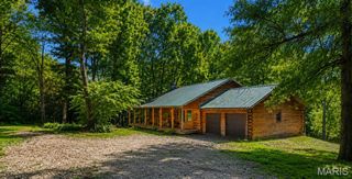 2601 Staunton Road, Troy, IL 62294