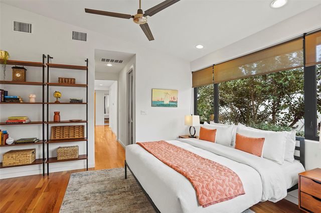 909 W Johanna ST A, Austin, TX 78704