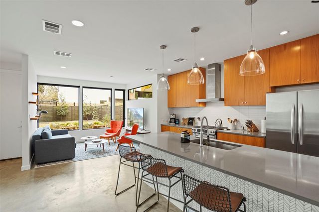 909 W Johanna ST A, Austin, TX 78704