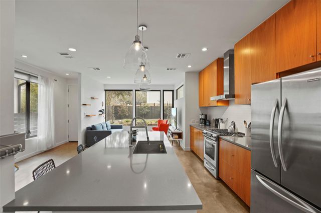 909 W Johanna ST A, Austin, TX 78704