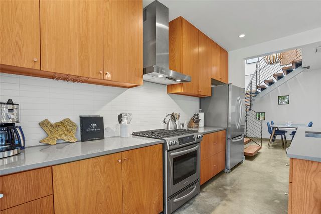 909 W Johanna ST A, Austin, TX 78704