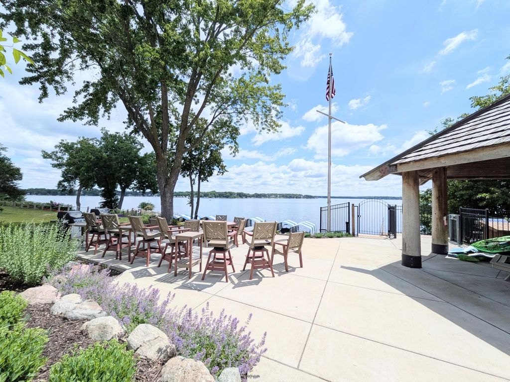 4387 Wilshire Boulevard 106, Mound, MN 55364 — exterior