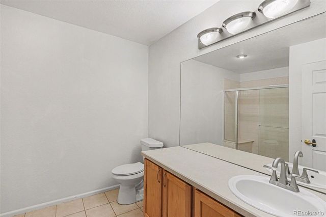 835 S Evanston Circle, Aurora, CO 80012