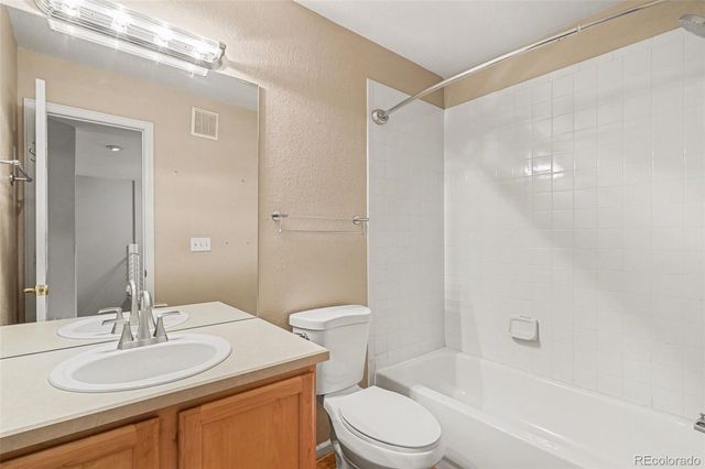 835 S Evanston Circle, Aurora, CO 80012