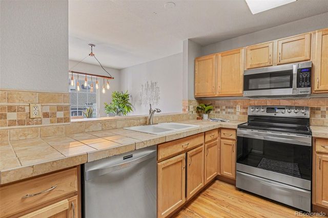 835 S Evanston Circle, Aurora, CO 80012