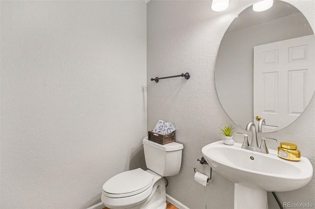 835 S Evanston Circle, Aurora, CO 80012